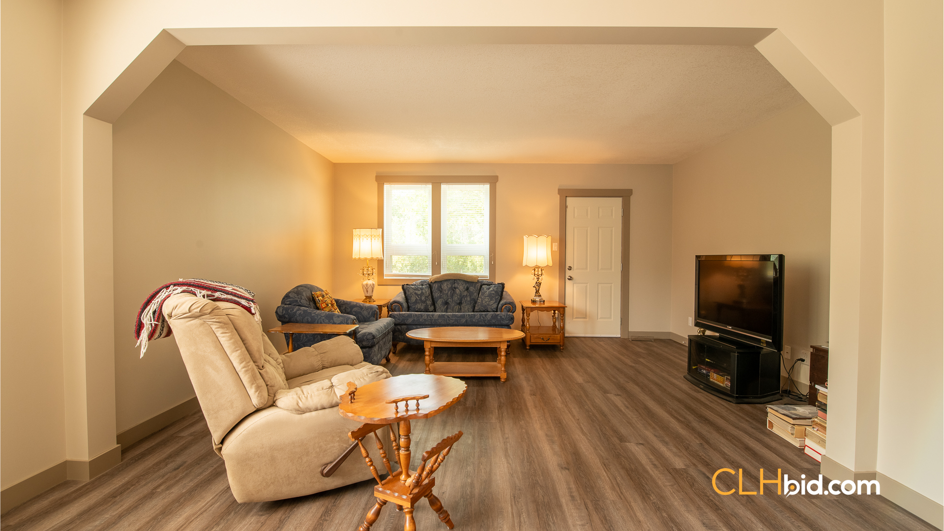 Web-SmallTownCharmInterior-8