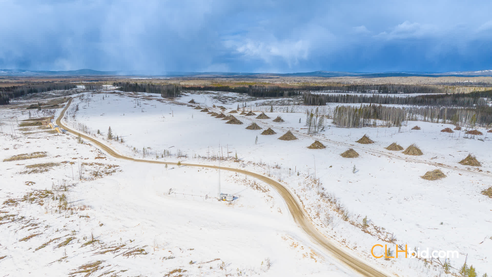 View from above of Horseshoe Lake Producer