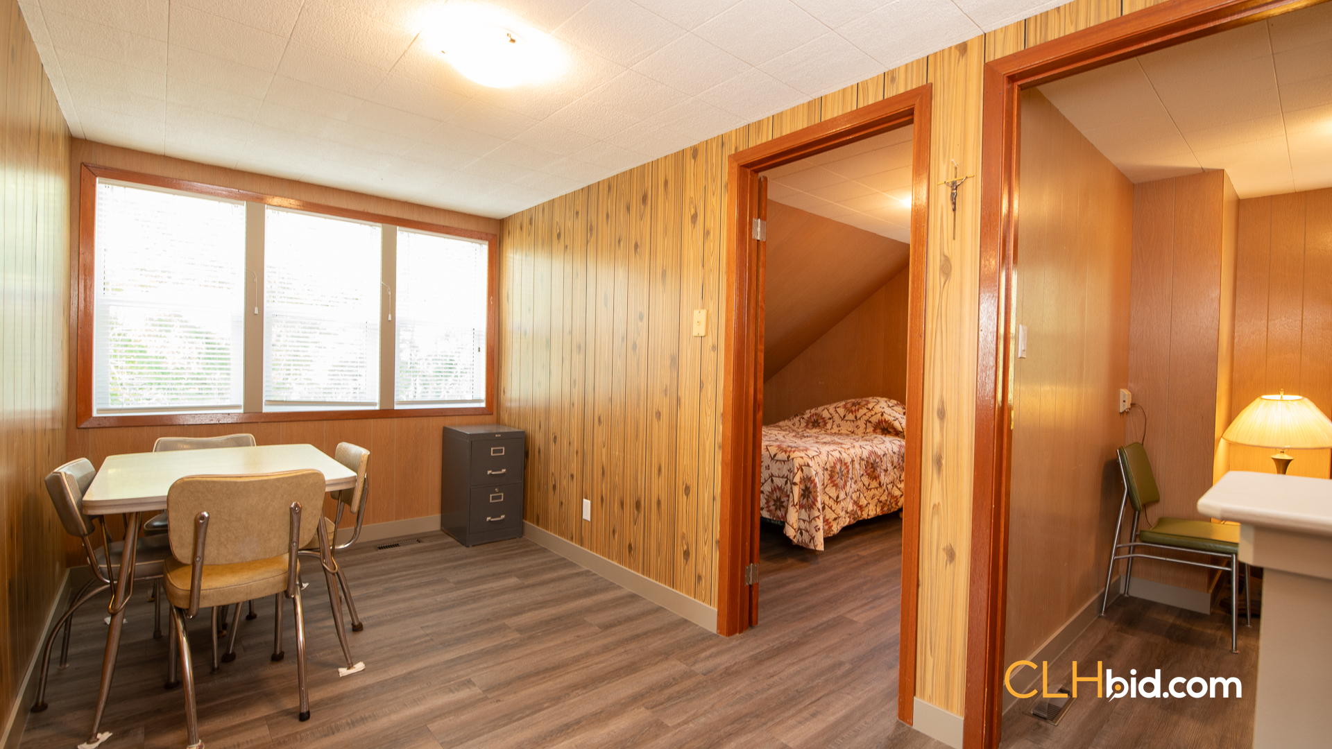 Web-SmallTownCharmInterior-11