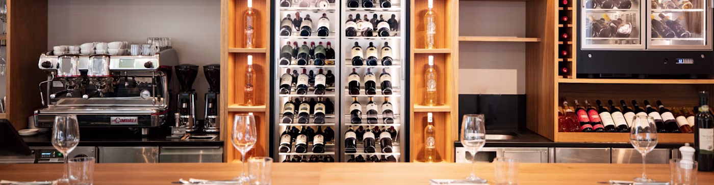 Più Bar Vino Schiffbau Header