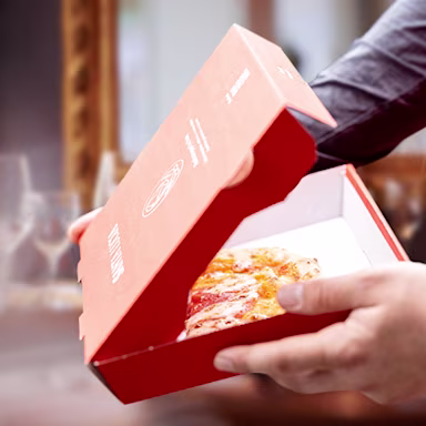 bindella-weinshop-ueber-uns-nachhaltigkeit-abfall-mini-karton-fuer-pizza-leftovers-nb3