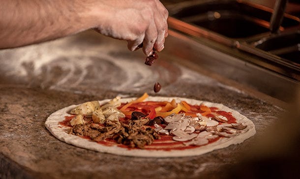 SL-Limmatplatz-close-up-Pizza-belegen-4