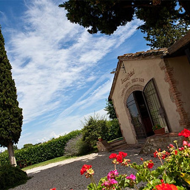 Hauptgebäude des Weinguts Teruzzi in der Toskana