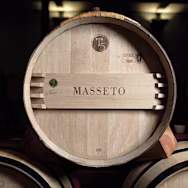 Front eines Barriquefasses im Weinkeller in der Toskana