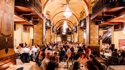 bindella-blog-gastro-kornhauskeller-restaurant-mit-gaestenherobild