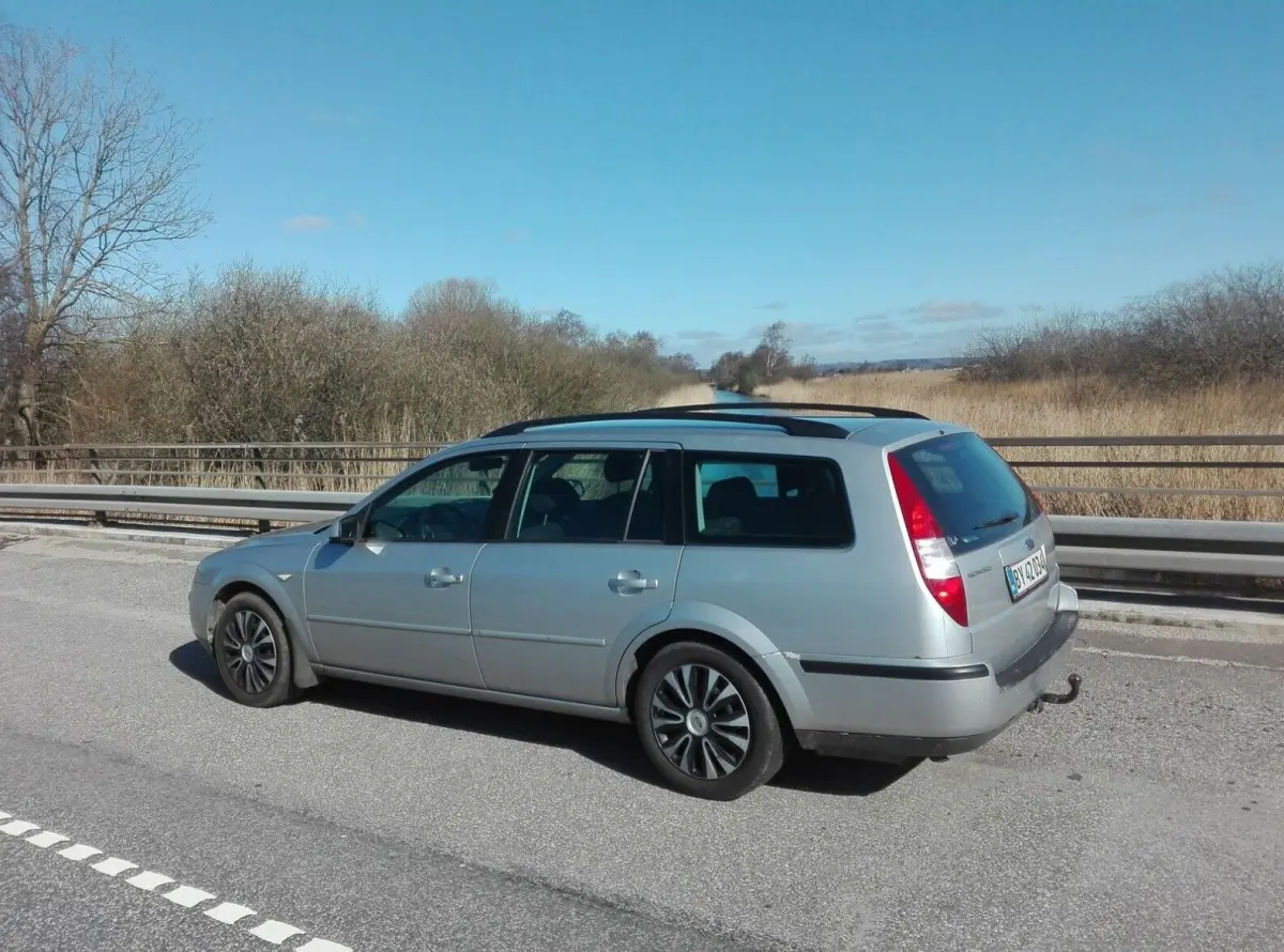 Det er Knud fra Fredericia denne rummelige Mondeo for 9.800 kroner.