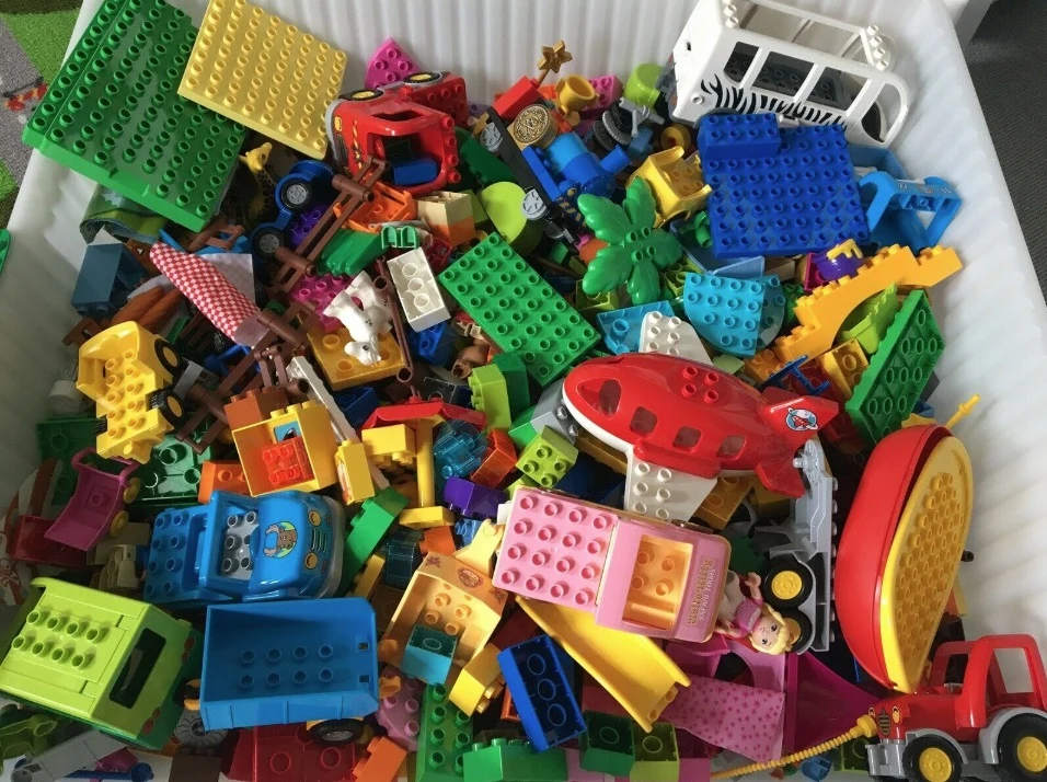 700 kroner. Det er den pris, som Tine fra Vejle lige nu sælger sit Lego-Duplo for på DBA, som du kan se her på billedet