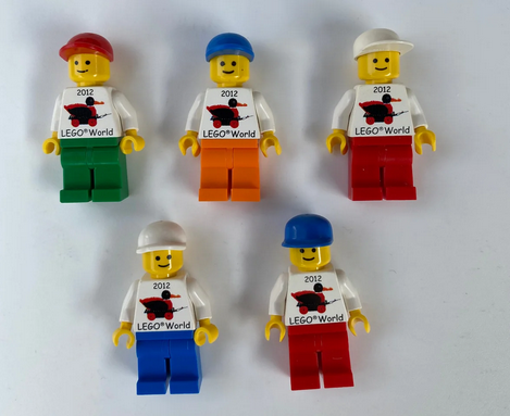 Lego er det 6. mest populære søgeord i oktober. Jan fra Frederikssund sælger netop nu disse  fem Lego World City minifigurer fra 2012 her på DBA. Du skal have 250 kroner op ad lommen, hvis de skal hjem til dig og bo.