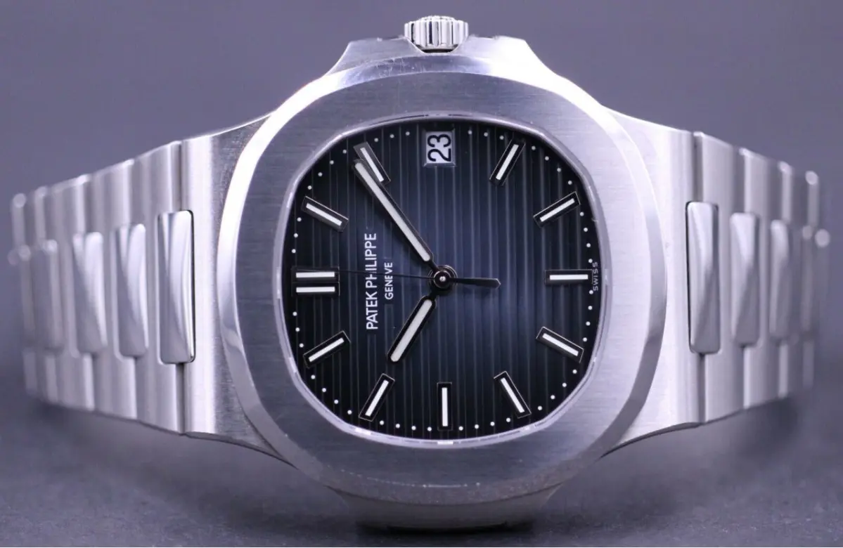 Dette Patek Philippe Nautilus 5711/1A sælges af forhandleren MMWatches i Greve for hele 415.000 kroner.