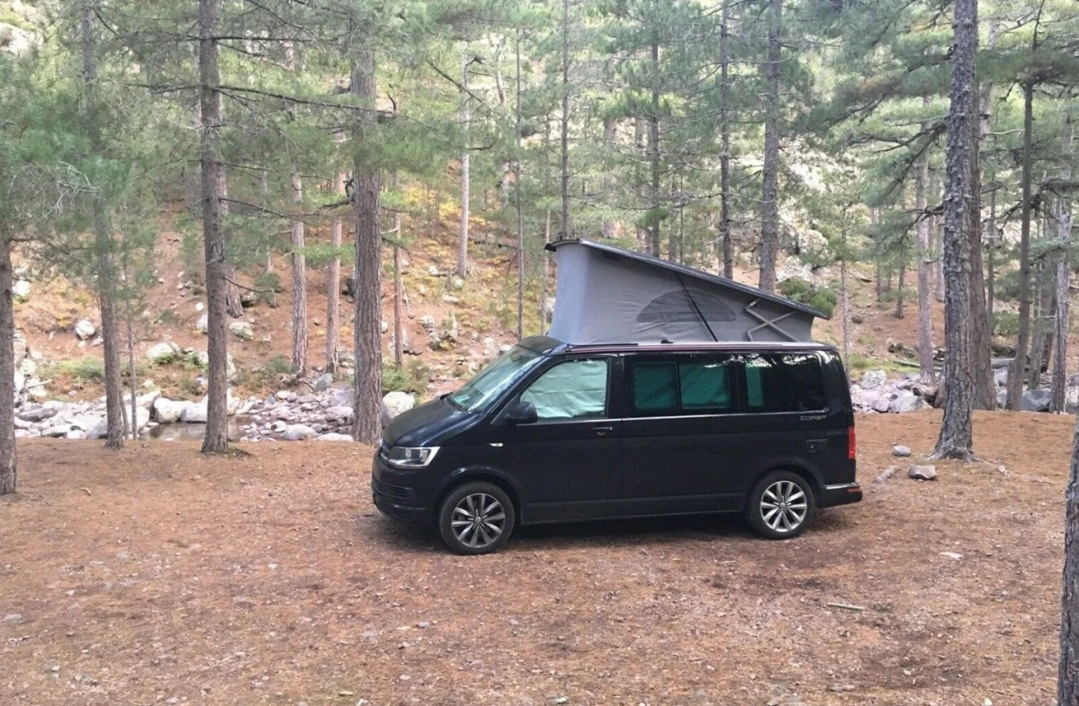 600.000 kroner håber Mogens at få for sin VW California-autocamper. Autocamperen er fra 2018, og den er til salg lige nu på DBA. Den har kørt 45.000 kilometer og står i Roskilde, hvor Mogens bor