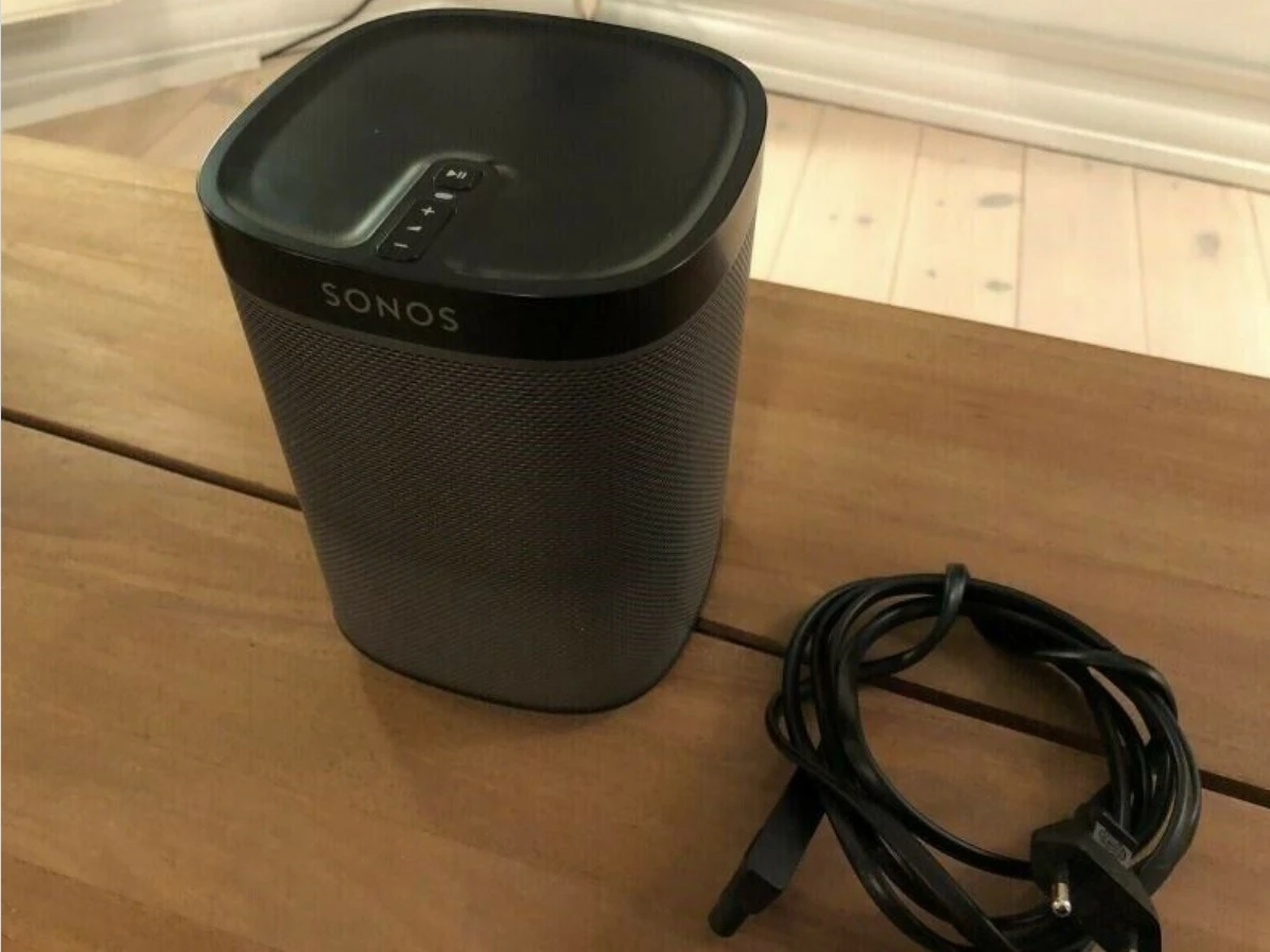 850 kroner skal du slippe for denne Sonos-højtaler, som Boris fra Hvidovre har til salg på DBA lige nu