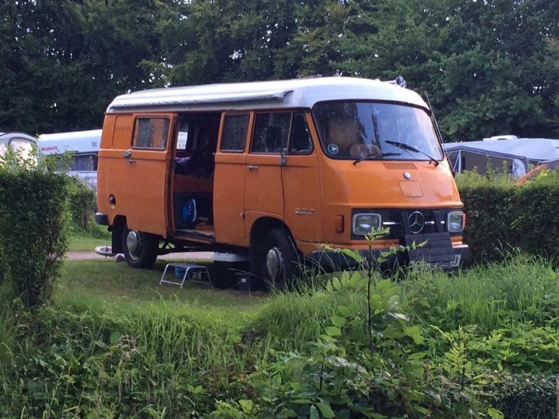 Birgit har faktisk allerede an anden lignende model stående derhjemme i orange. Den er hun enormt glad for og det var derfor hun købe bilen her. Hun har dog måtte erkende, at hun ikke får den istandsat. Derfor sælger hun den