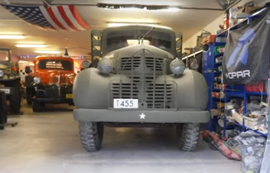 Sørens bil er fra 1941. Det er en Dodge VF-31, og den har kørt 90.000 kilometer. 