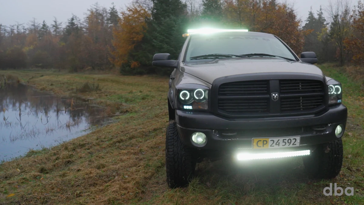 Bilen har været en drengedrøm for mig. På grund af størrelsen. Jeg kan godt lide store og hurtige biler. Den her bil er den største, jeg indtil videre har ejet. De andre har primært kun været hurtige’, fortalte Jannick dengang.