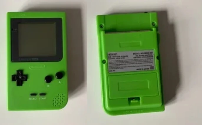 399 kroner skal du af med, hvis Emils gameboy, der lige nu er til salg på DBA, skal blive din. Emil bor i København S, og han skriver, at gameboyen er en Pocket-model, og at alt virker 100 procent, som det skal.