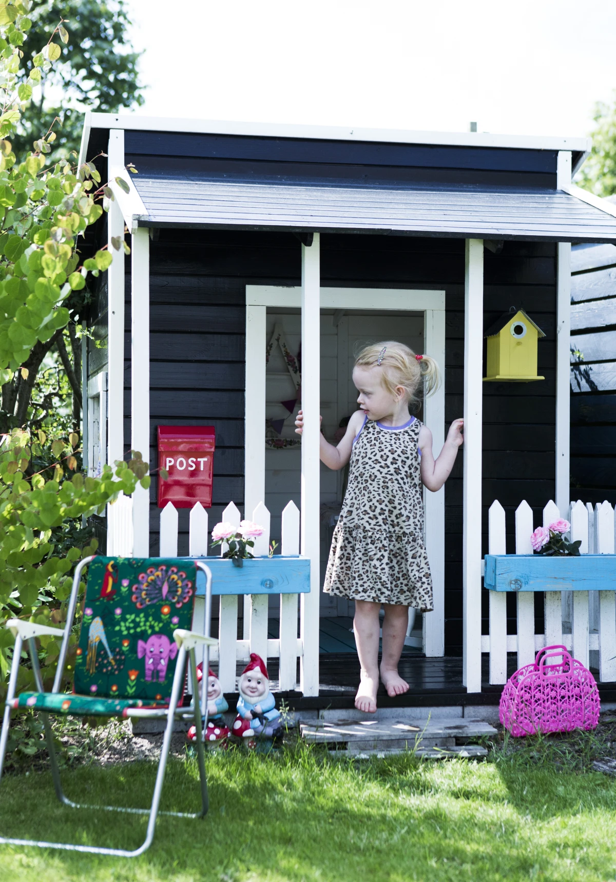 Her er et billede af vores legehus - fra da det stod i haven i vores tidligere hus. (foto: Tia Borgsmidt)