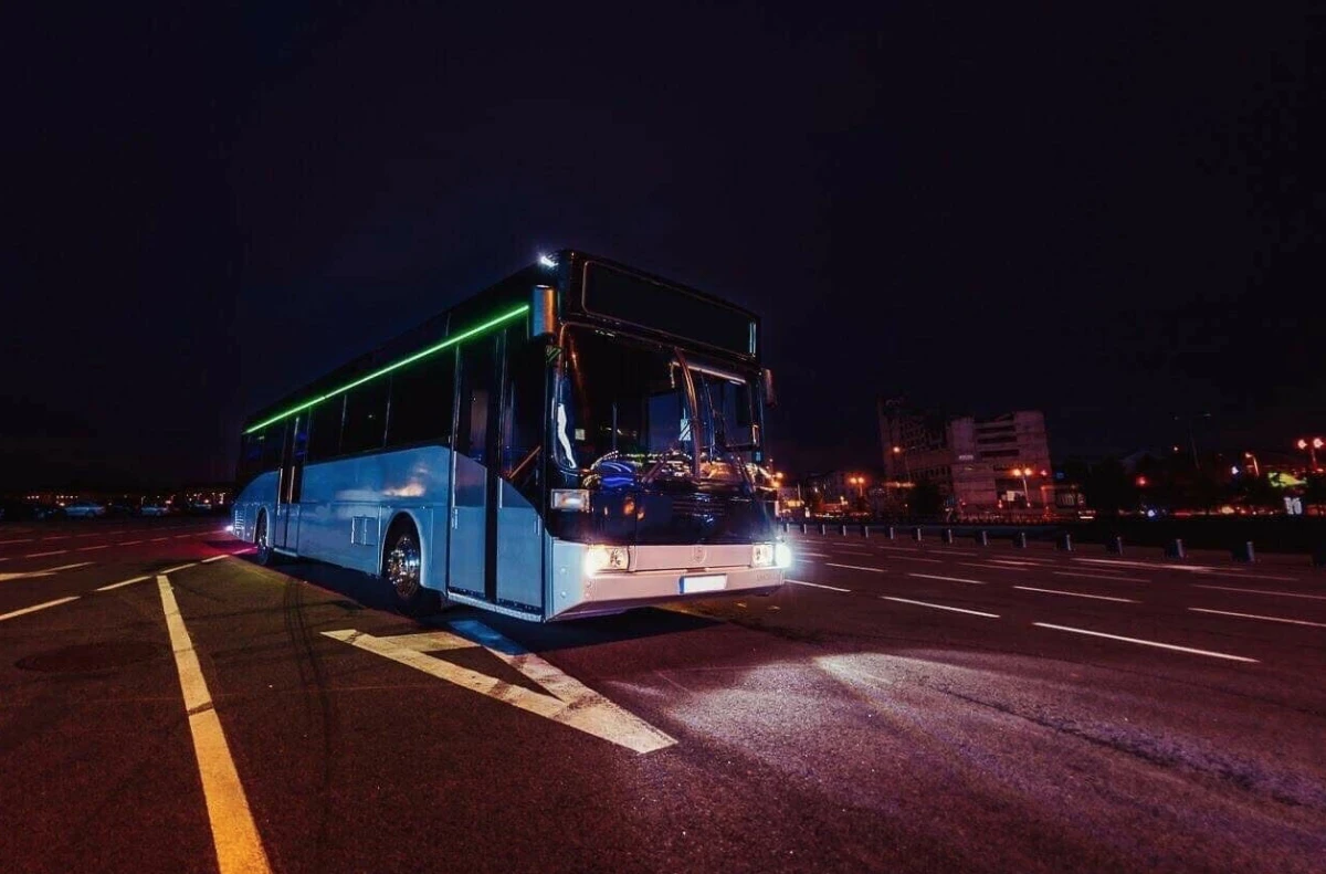 ’Jeg brugte for eksempel bussen som shuttlebus på Skanderborg Festival i sommer. Flere kom og sagde, at festen i bussen var bedre end selve Smukfest. Det er altså smadder sjovt at være med til at skabe