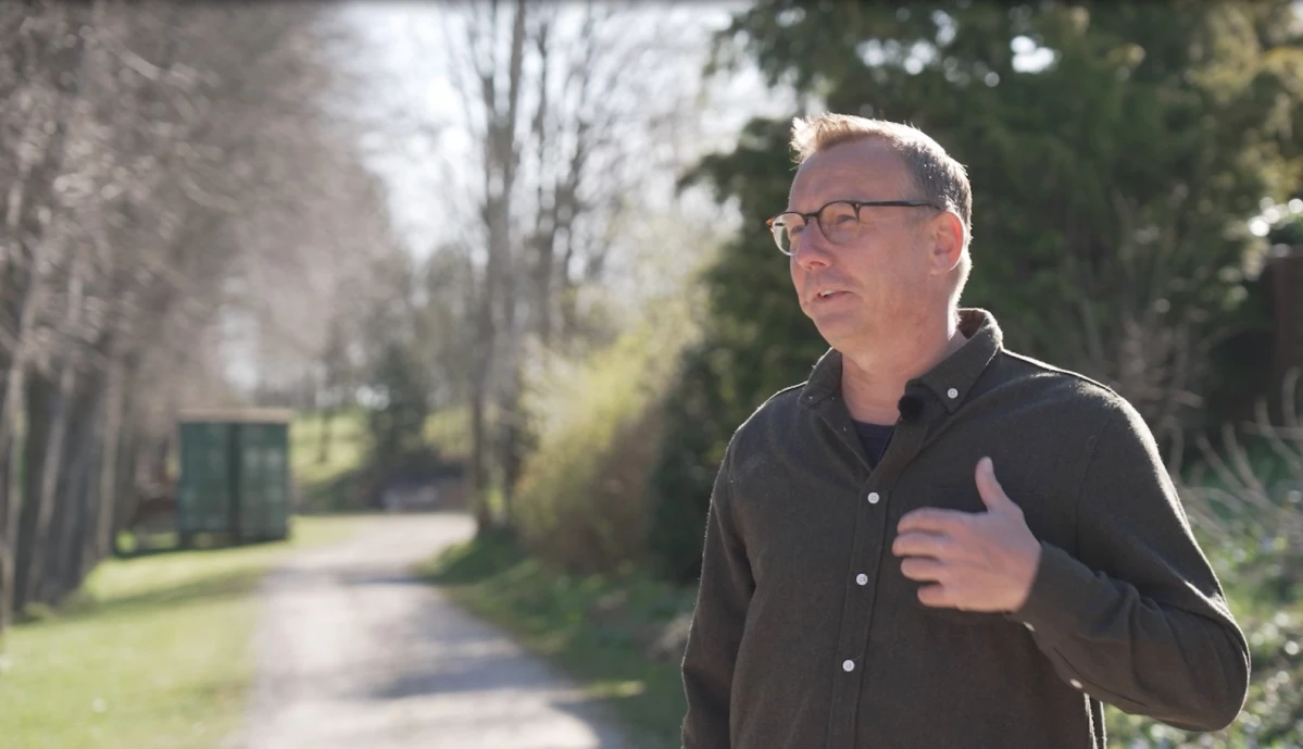 ’Jeg elsker bilens brummen, som jeg synes, giver en afslappende følelse. Der er en god bas i den brummen, som ’grounder’,’ siger Michael.