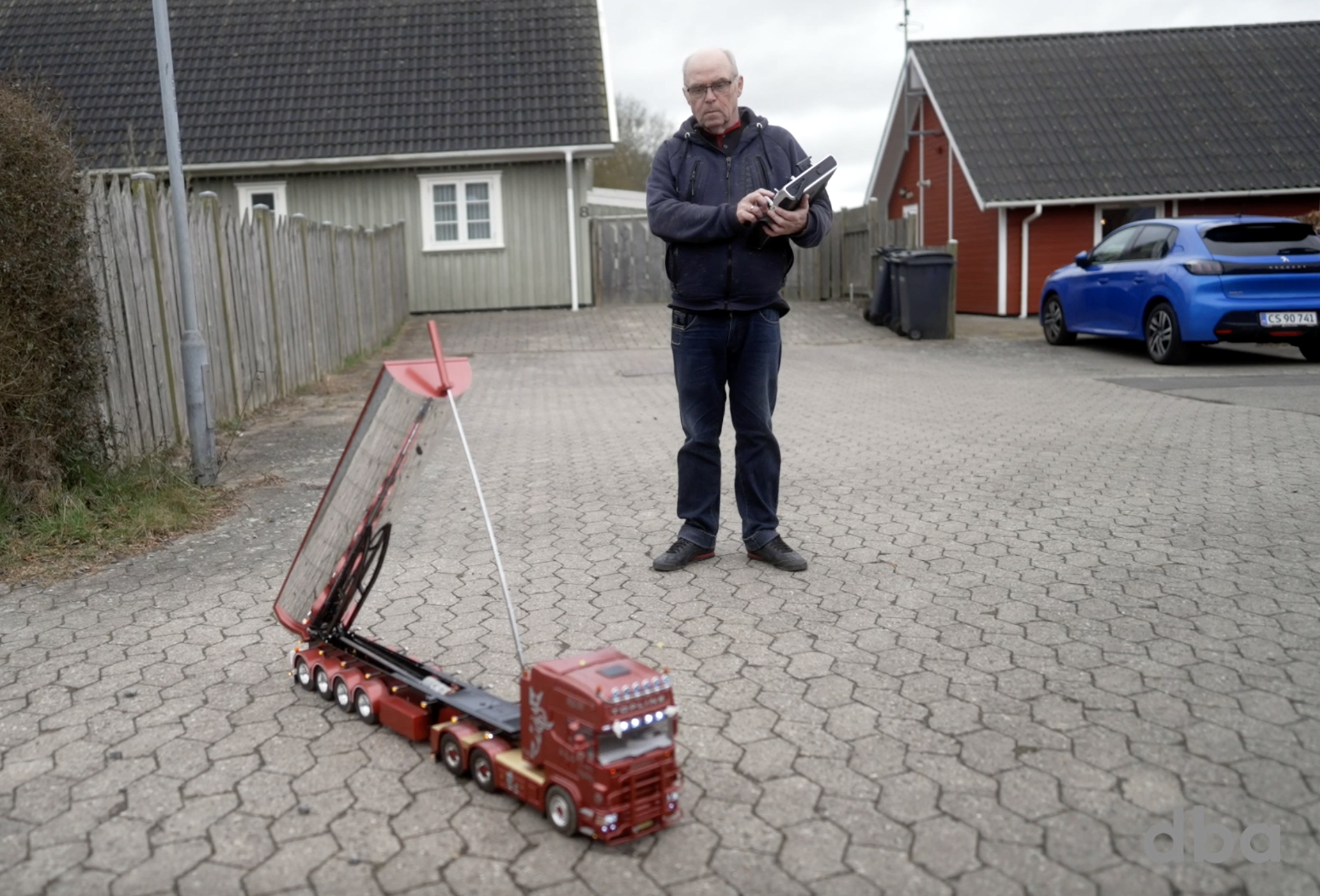 VIDEO: Brian sælger den dyreste fjernstyrede bil på DBA