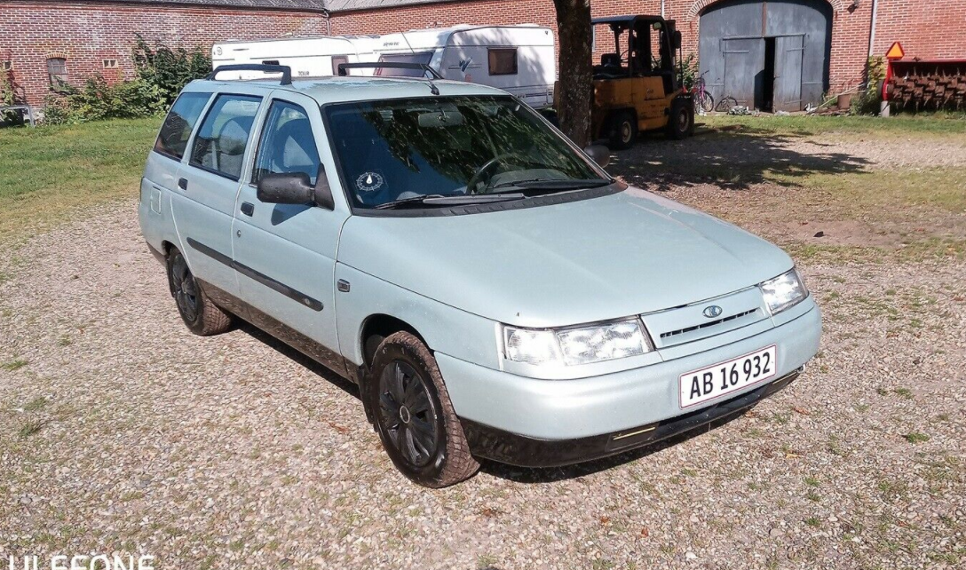 Prisen for en uopslidelig, russisk stationcar? Sølle 15.900 kroner! Denne Lada 111 sælges af Hans fra Skjern.