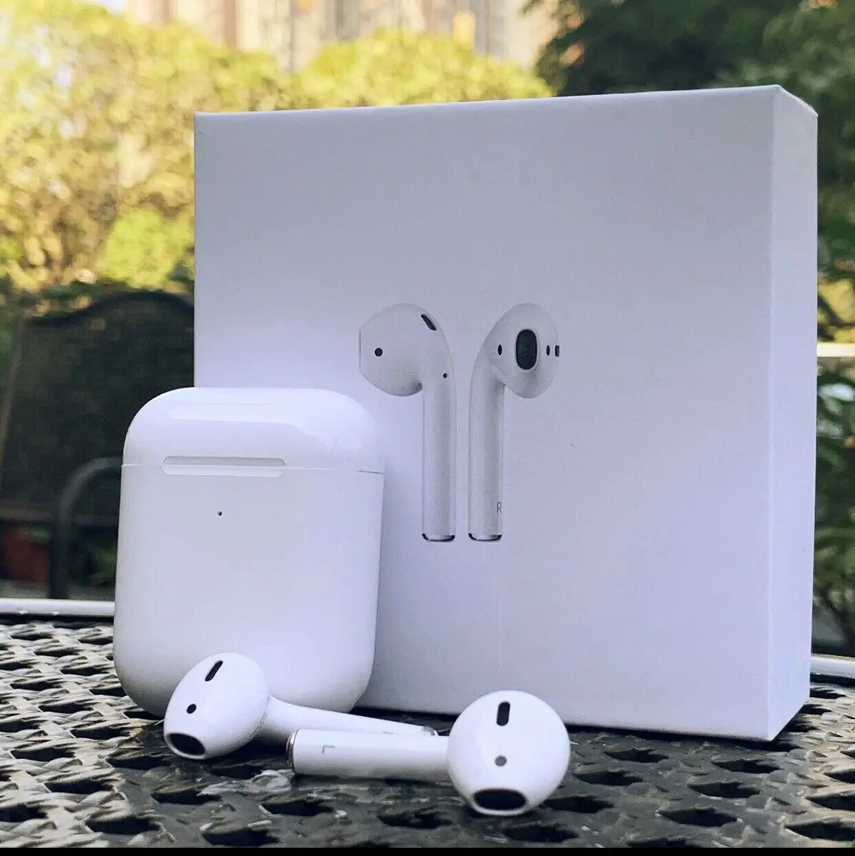 Et af Kristians bedste køb var et par Airpods. Er du på udkig efter nogle? For 299 kroner kan disse blive dine.