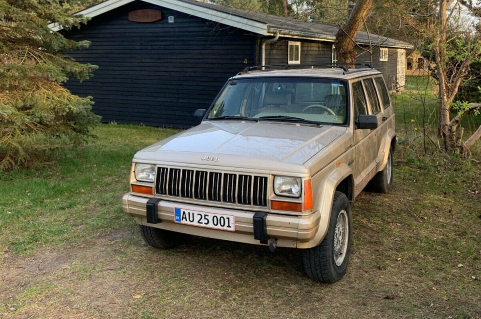 En Jeep er typisk bilen, folk tænker på, når de hører SUV. Dette flotte eksemplar sælges for 90.000 kroner på DBA af Thomas fra København.