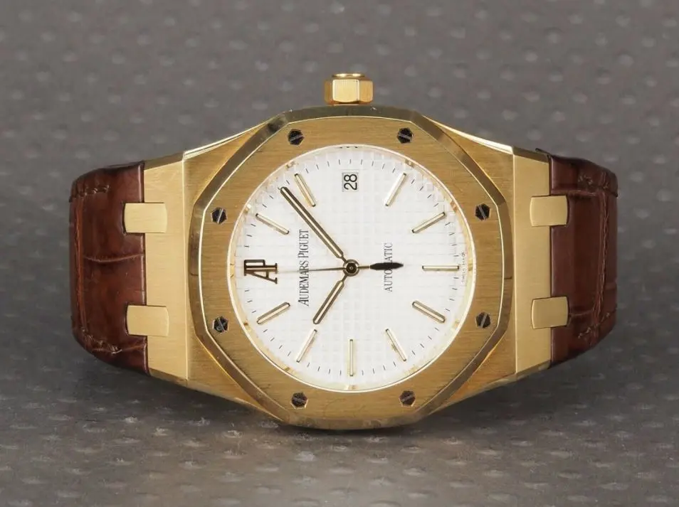 Dette klassiske Audemars Piguet Royal Oak sælges af Chrono i Hellerup for 140.000 kroner.