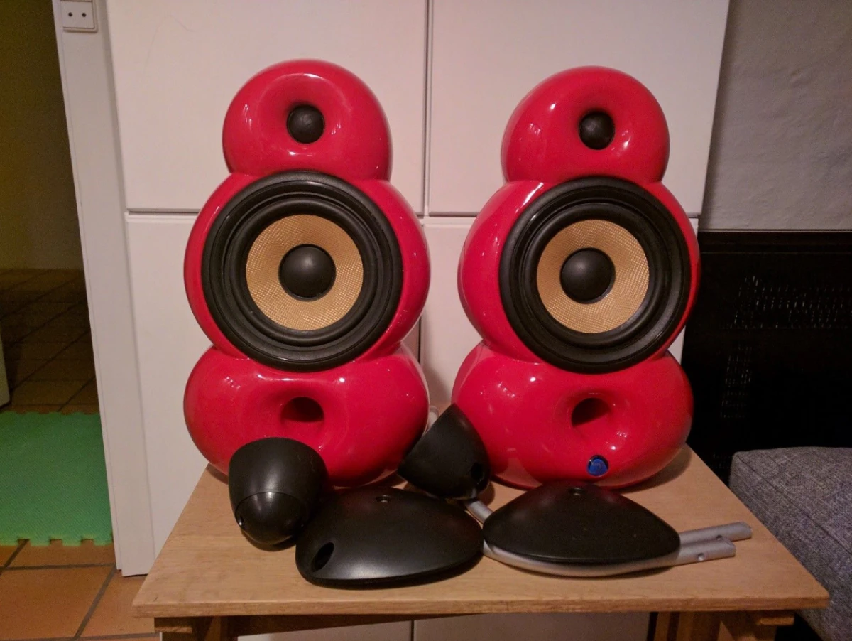 Podspeakers som disse er ikoniske i designet. Enten elsker du designet, eller også hader du det