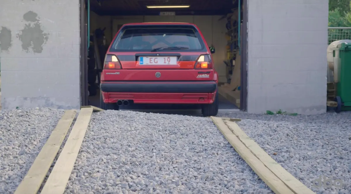 Bilen er fra 1989. Den tidligere polske ejer ejede bilen i 10 år, før han solgte den til Jesper