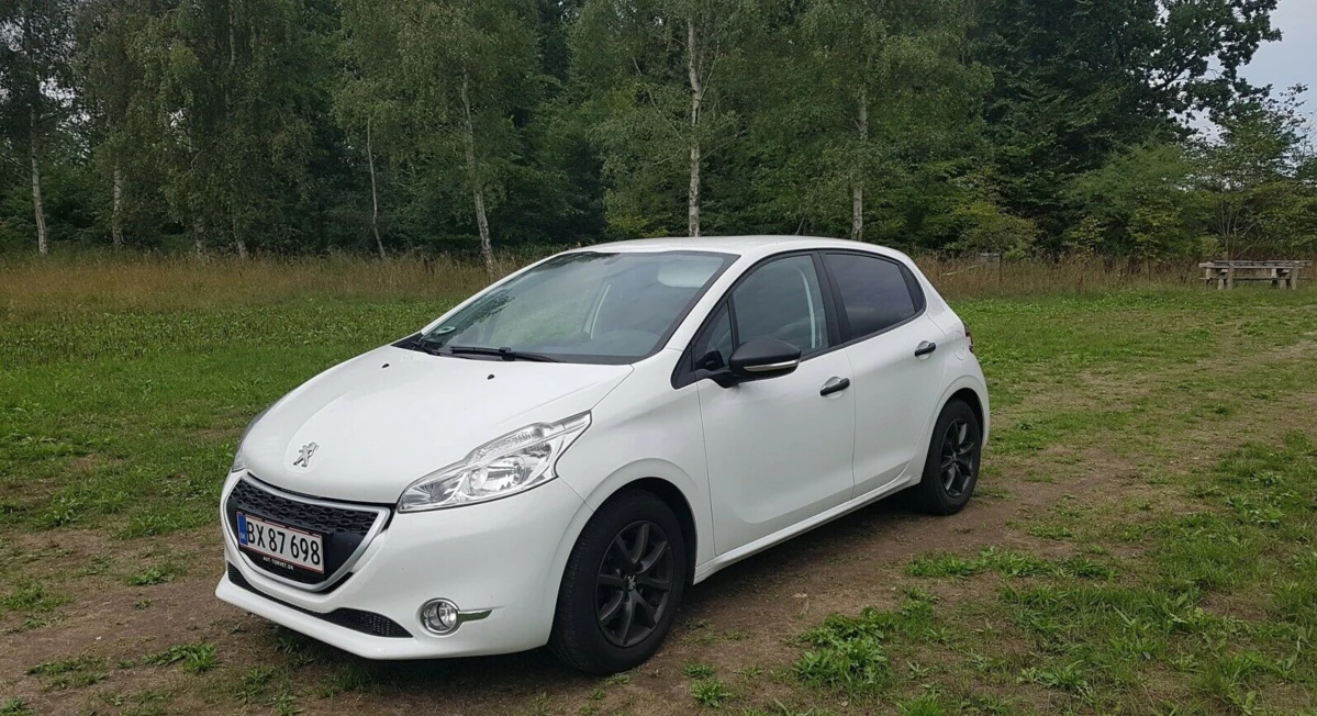 Lone fra Vodskov nær Aalborg har denne Peugeot 208 1,0 VTi til salg for 39.900 kroner på DBA. Bilen har kørt 138.000 kilometer