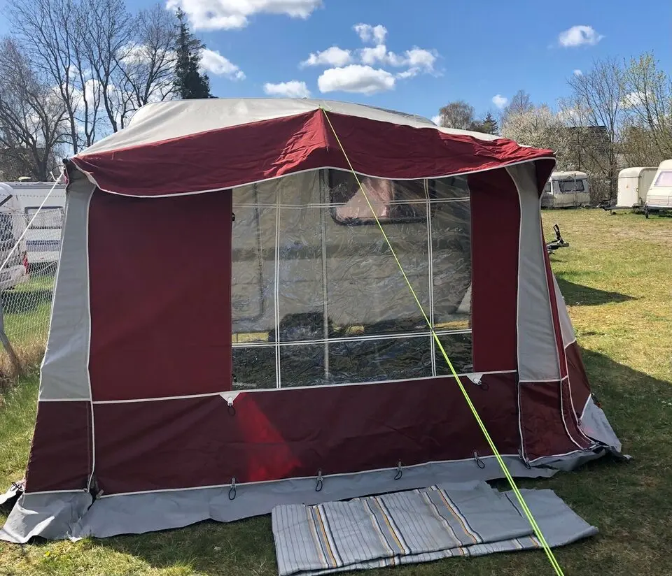 Et fortelt er helt uundværligt på campingferien, og her i artiklen fortæller vi dig, hvor meget du kan spare på at købe et brugt.