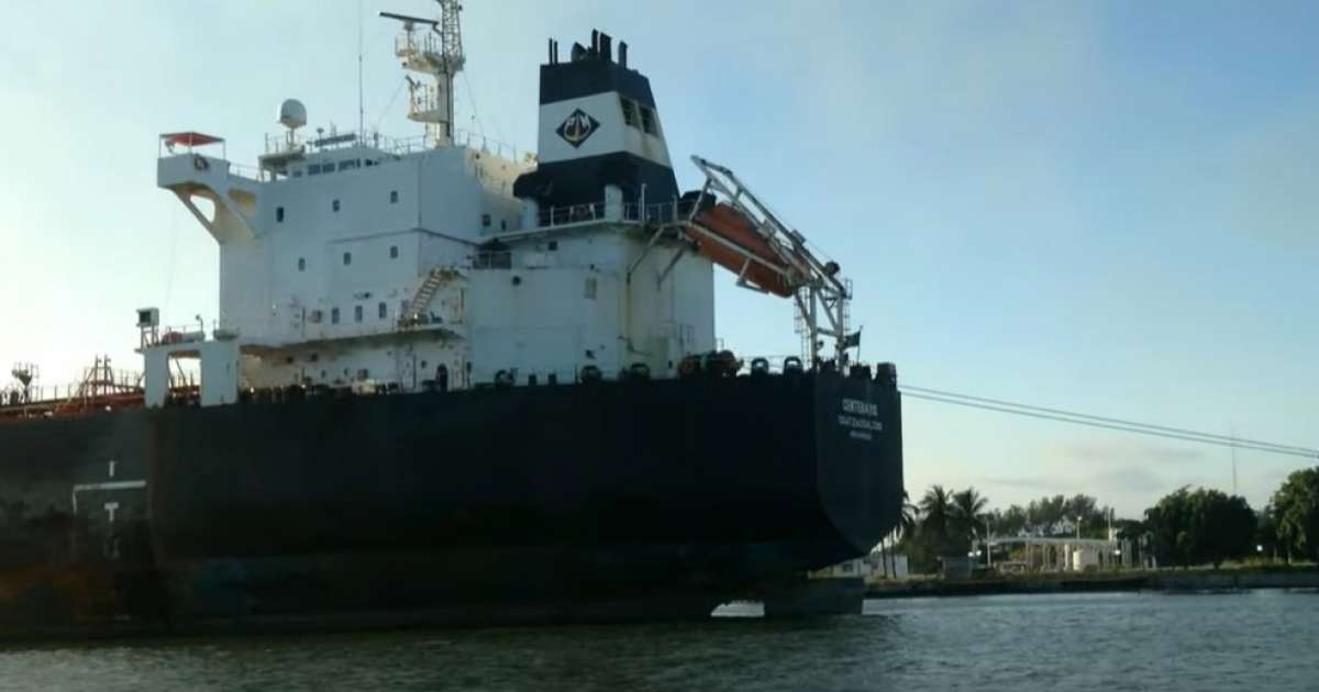 Llegan a Cuba buques petroleros de México y Rusia