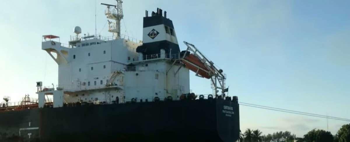 Llegan a Cuba buques petroleros de México y Rusia