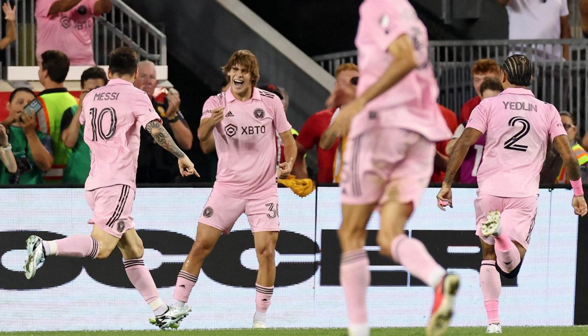 Golazo y locura en Estados Unidos: Messi debuta con triunfo en la MLS