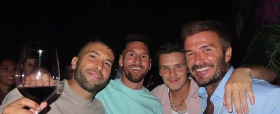 El lujoso restorán de Bad Bunny al que llegó a comer Lionel Messi