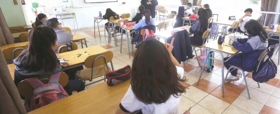 Denuncian operativo de salud con tocaciones y videos para adultos en escuela de Talcahuano