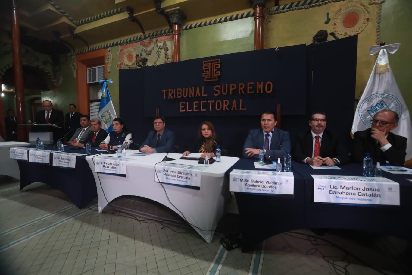 La UNE sigue sin aceptar resultados de elecciones y señala “ilegalidad” en su oficialización