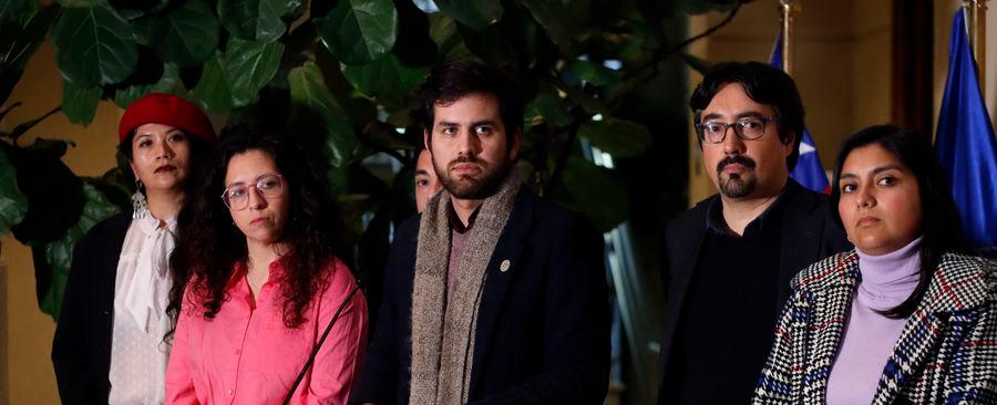 Frente Amplio exige al Partido Socialista sancionar a senador Fidel Espinoza por críticas a Jackson - La Tercera