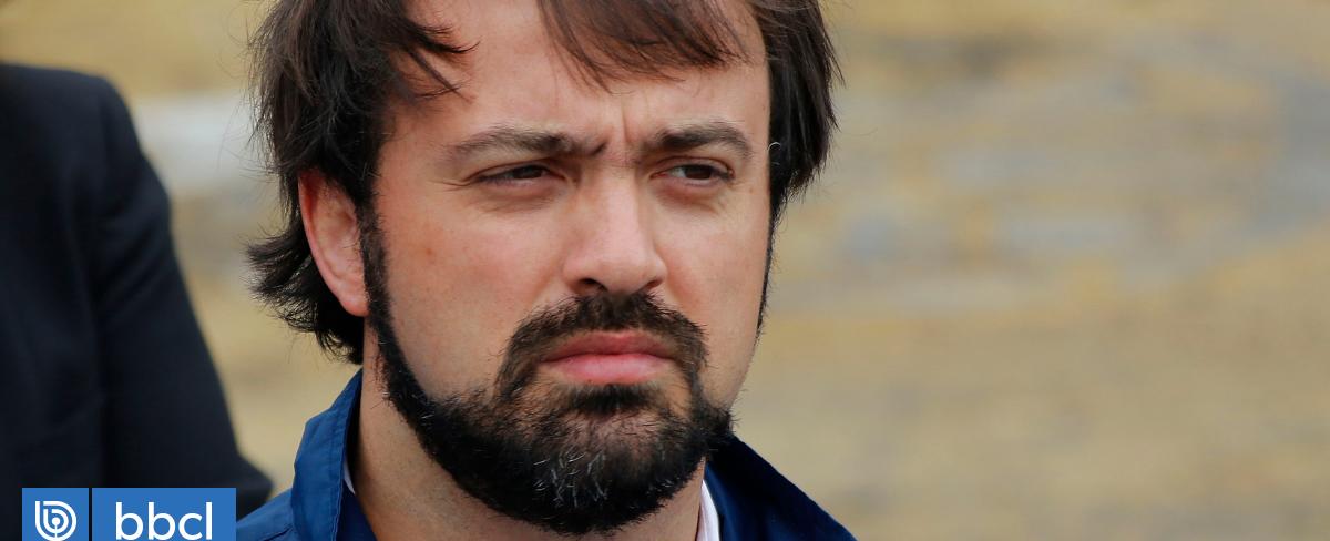 Sharp se refiere en duros términos a Republicanos tras su arremetida