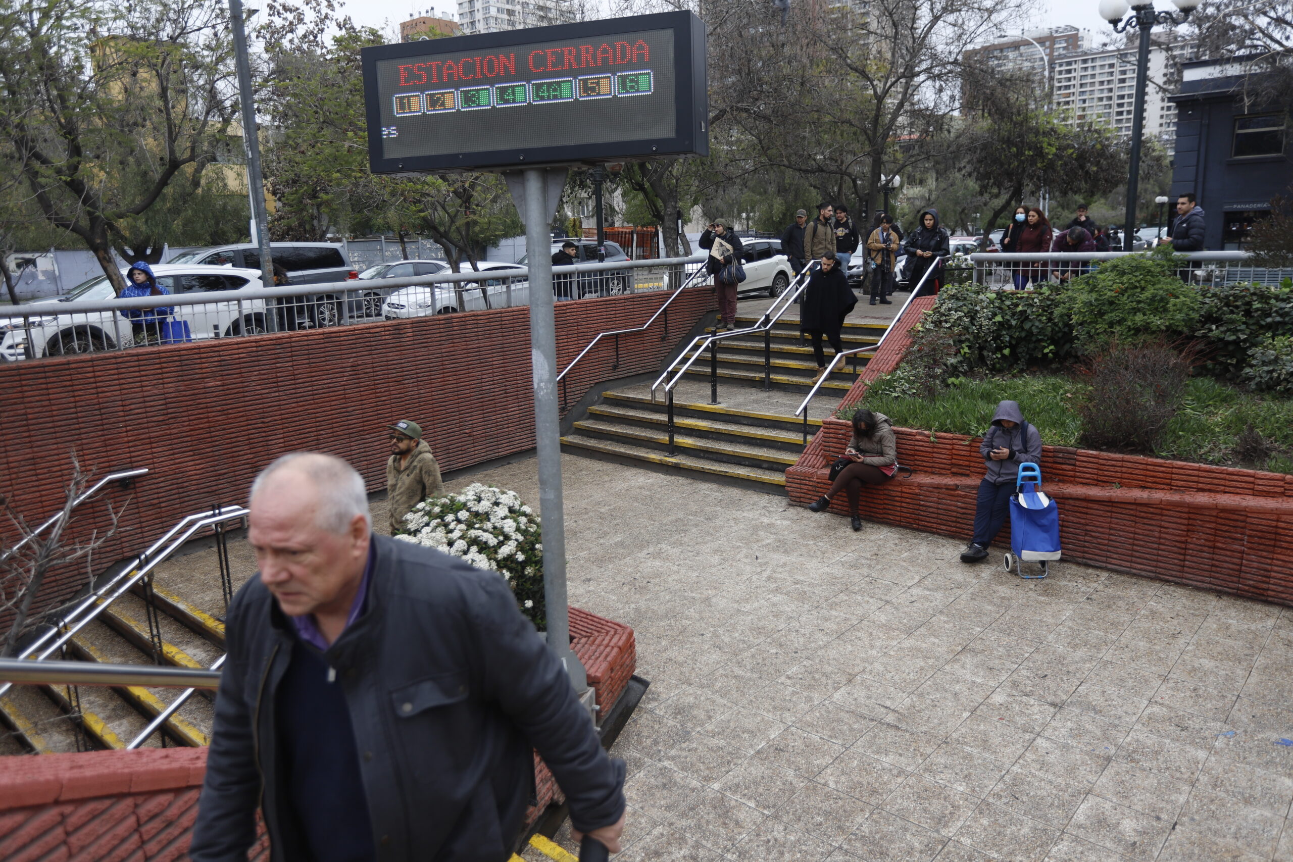 Bancada RN oficia al presidente del Metro para que haga responsables a padres de estudiantes que causaron destrozos