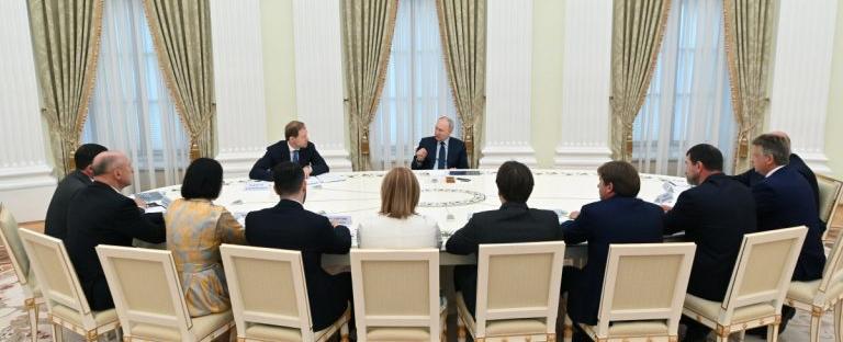 Putin llama a los funcionarios a utilizar automóviles de fabricación rusa