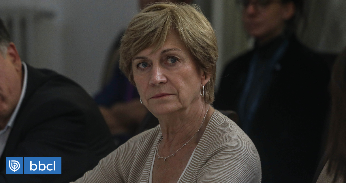 "Me duele que él no haya dado la cara en el tema de derechos humanos": Matthei por figura de Pinochet