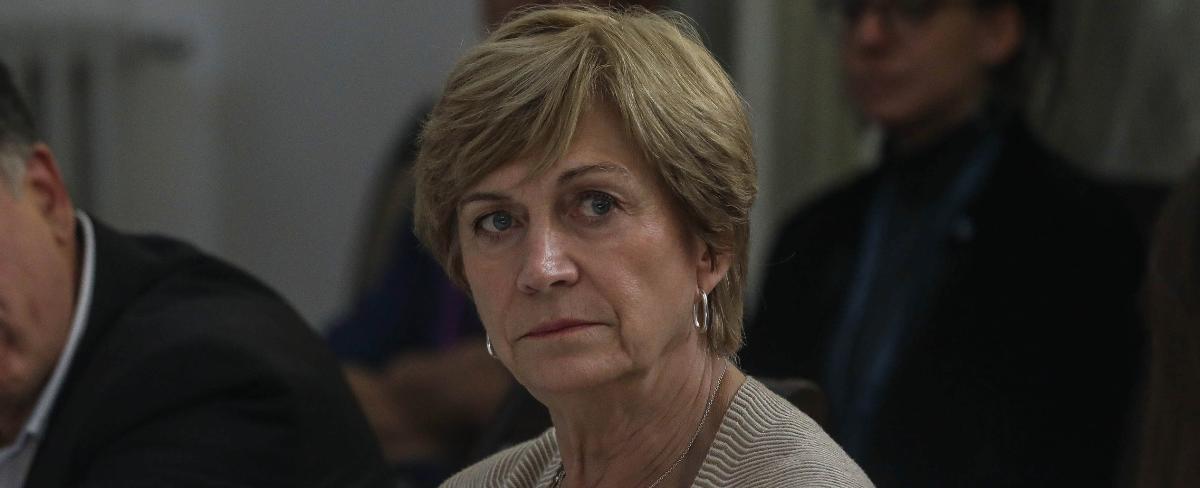 "Me duele que él no haya dado la cara en el tema de derechos humanos": Matthei por figura de Pinochet