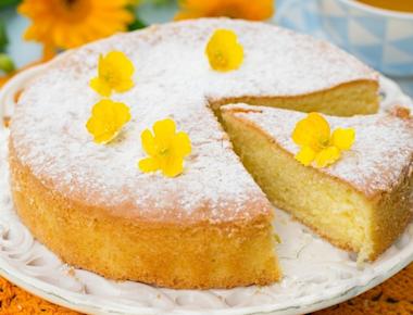 Desayunos saludables: Receta para hacer un bizcocho de avena y yogur esponjoso y suavecito