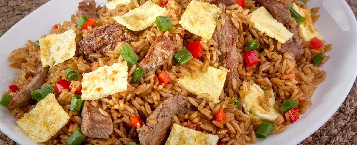 Receta de arroz chaufa de carne - Comedera - Recetas, tips y consejos para comer mejor.