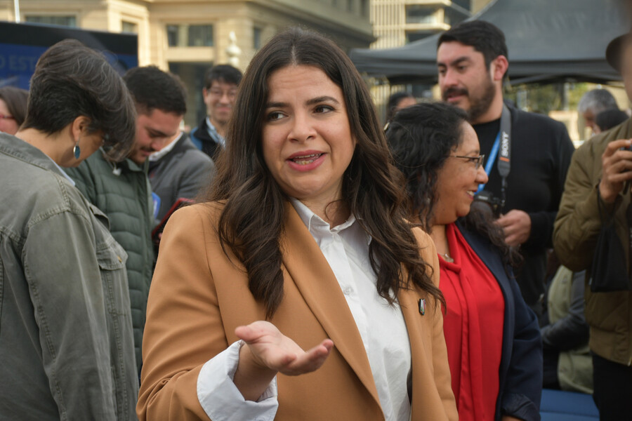 Orellana responde a republicanos: “El desconocimiento del clítoris es un problema de salud pública”