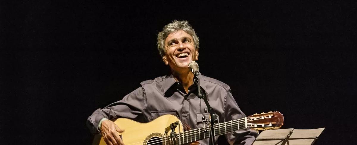 Éxito de ventas: Caetano Veloso agota sus dos conciertos en Chile 2023