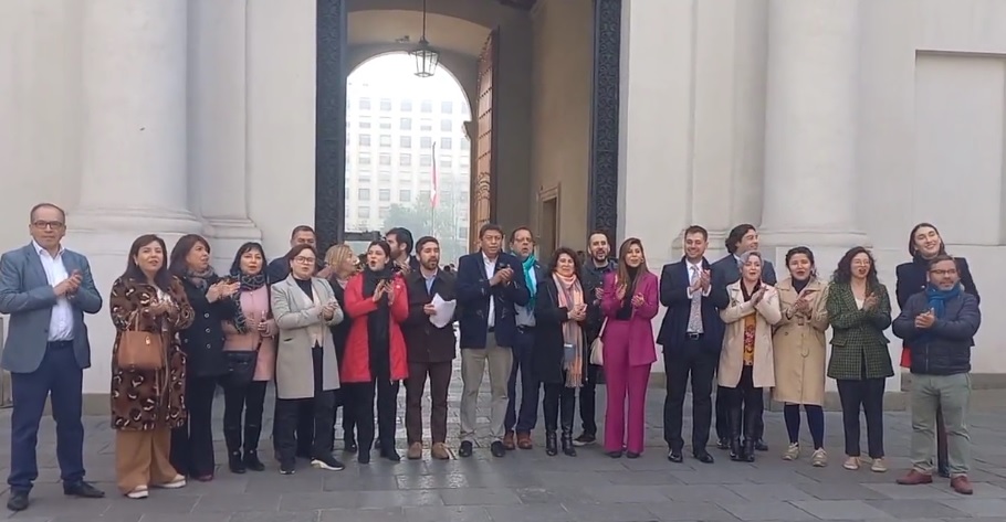 Cagó la Reforma de Pensiones: Diputados oficialistas se pusieron a gritar “No + AFP” como tarados pensando que siguen en la universidad