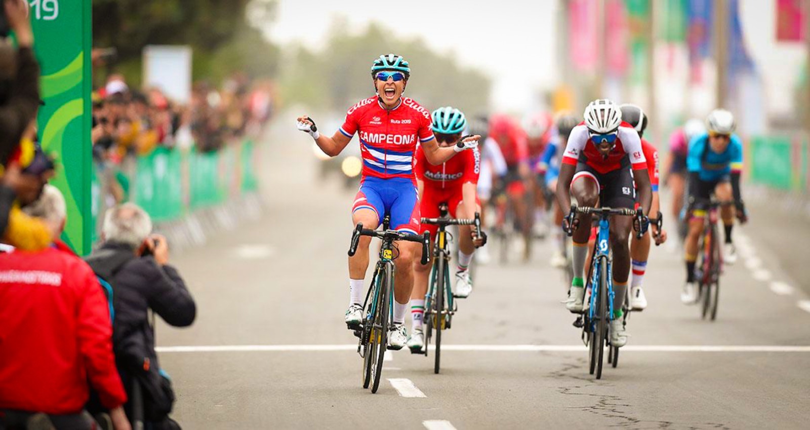 En el Cerro San Cristóbal y con los Halcones de la FACh: conoce las novedades de la ruta del ciclismo de Santiago 2023