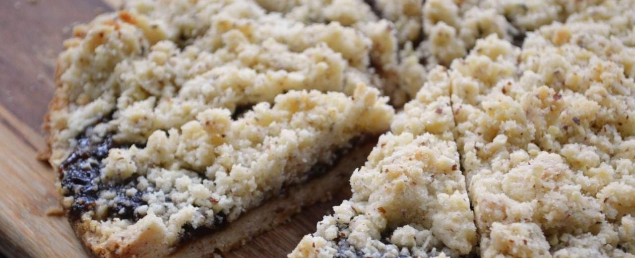 Torta crumble de limón y arándanos, sin gluten, azúcar ni lactosa: la receta keto